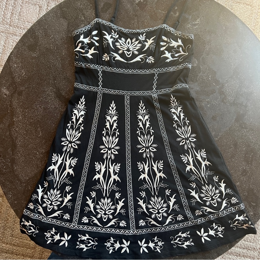 INC Black & Cream Embroidered Dress - Size Medium/Large